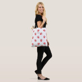 Modernes, Niedliches Erdbeerdesign Monogram Tasche (Am Model)