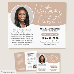 Modernes Notar Public Profile Foto QR Code Beige Flyer