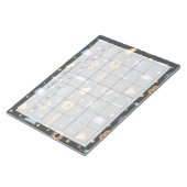 Modernes NYC Muster Dunkelgrau Monatsname Notizblock (angewinkelt)