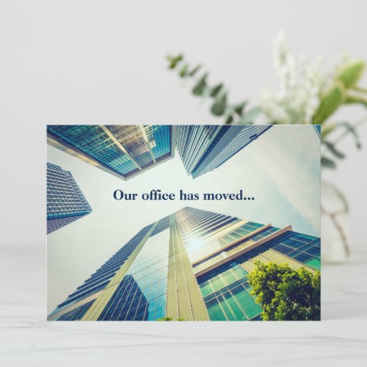 Modernes Office-Gebäude - Adressenänderung Ankündigung (Stehend Vorderseite)