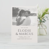 Modernes One Foto Bold Typografy Save the Date Einladung (Stehend Vorderseite)