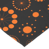 Modernes Orange Abstrakt Circles & Stars Muster Kurzer Tischläufer (Ecke)