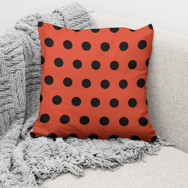 Modernes Orange Black Polka Dots Muster Kissen (Von Creator hochgeladen)