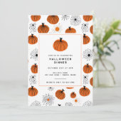 Modernes Orange Black Pumpkin Halloween Abendessen Einladung (Stehend Vorderseite)