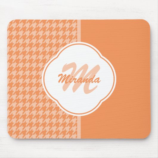 Modernes orange Hahnentrittmuster-Monogramm und Mousepad (Vorne)