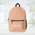 Modernes Orange Personalisiert Bedruckter Rucksack<br><div class="desc">Personalisierter,  heller orangefarbener Rucksack mit Monogrammnamen oder Initialen in einem fett und trendig großen,  weißen Schriftart.</div>