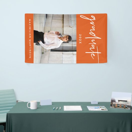 Modernes Orange- und White Graduate Script-Foto Banner (Messeveranstaltung)