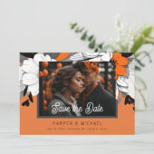 Modernes orangefarbenes Foto Save the Date Einladung (Stehend Vorderseite)