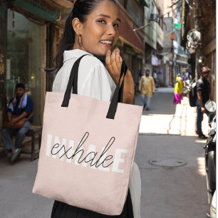 Modernes, pastellrosa, atemberaubendes Zitat Tasche
