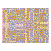 Modernes Patchwork Daisy Blume auf Periwinkle Tischdecke (Vorderseite (Horizontal))
