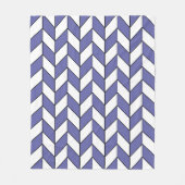 Modernes Periwinkle Herringbone Zickzack Muster Fleecedecke (Vorderseite)