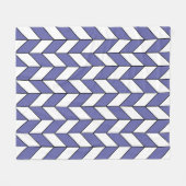 Modernes Periwinkle Herringbone Zickzack Muster Fleecedecke (Vorderseite (Horizontal))