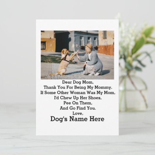 Modernes Personalisiert Hunde Mama Mothers Day Fot Feiertagskarte (Stehend Vorderseite)