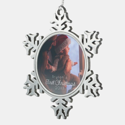 Modernes Personalisiertes Baby's First Christmas F Schneeflocken Zinn-Ornament (Rechts)
