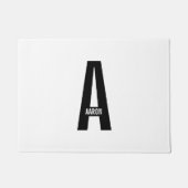 Modernes Personalisiertes Fettmonogramm und Name Fußmatte (Vorderseite)