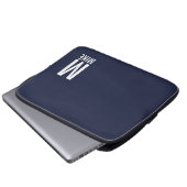 Modernes Personalisiertes Fettmonogramm und Name Laptopschutzhülle (Vorne Knopf)