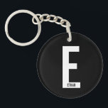 Modernes Personalisiertes Fettmonogramm und Name Schlüsselanhänger<br><div class="desc">Modernes Monogram Design mit personalisiertem Monogramm Buchstaben "E" und Namen im modernen fett formatierten Sans Serif Schriftart Stil. Perfektes Geschenk für ihn,  Vatertagsgeschenk,  Trauzeuge Geschenk und vieles mehr.</div>
