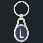 Modernes Personalisiertes Fettmonogramm und Name Schlüsselanhänger<br><div class="desc">Modernes Monogram Design mit personalisiertem Monogramm-Buchstaben "L" und Namen im modernen fett formatierten Sans Serif Schriftart Stil. Perfektes Geschenk für ihn,  Vatertagsgeschenk,  Trauzeuge Geschenk und vieles mehr.</div>