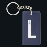 Modernes Personalisiertes Fettmonogramm und Name Schlüsselanhänger<br><div class="desc">Modernes Monogram Design mit personalisiertem Monogramm-Buchstaben "L" und Namen im modernen fett formatierten Sans Serif Schriftart Stil. Perfektes Geschenk für ihn,  Vatertagsgeschenk,  Trauzeuge Geschenk und vieles mehr.</div>