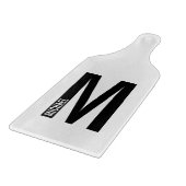Modernes Personalisiertes Fettmonogramm und Name Schneidebrett (Ecke)