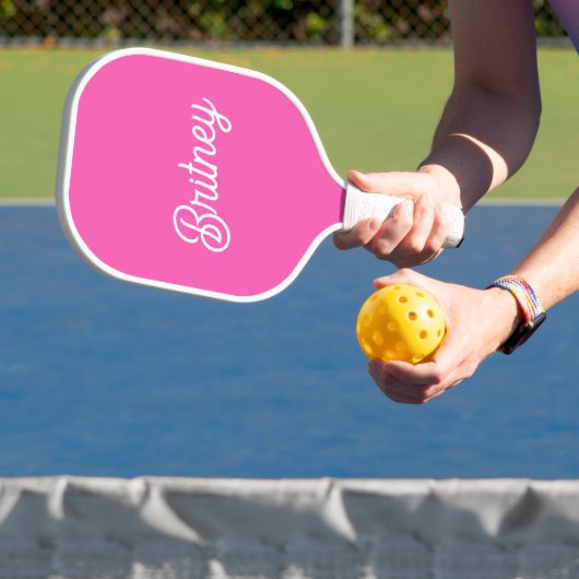 Modernes, Personalisiertes Monogramm mit Hot Pink Pickleball Schläger (InSitu)