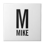 Modernes Personalisiertes Monogramm und Name Fliese<br><div class="desc">Modernes Schwarz-Weiß-Monogramm-Design mit personalisiertem Monogramm und Namen im modernen fett formatierten Sans Serif Schriftart Stil. Perfekt als modernes Loft/minimalistisches Wohngestaltung-Accessoire,  Hauswärmespeicher,  Familiengeschenk und Geschenk für alle besondere Anlässe.</div>