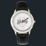 Modernes Personalisiertes Monogramm und Name Paste Armbanduhr<br><div class="desc">Die moderne Personalisierte Monogram und Name Pastel Pink Watch, ein elegantes und stilvolles Uhrwerk, das Personalisierung mit Eleganz verbindet. Diese Armbanduhr zeichnet sich durch ein sanftes pastellrosa Design aus, hervorgehoben durch Ihr personalisiertes Monogramm und Ihren Namen, wodurch sie zu einem einzigartigen Accessoire für jeden Anlass wird. Diese Armbanduhr ist perfekt...</div>