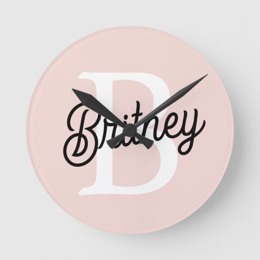 Modernes Personalisiertes Monogramm und Name Paste Runde Wanduhr (Vorderseite)