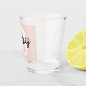 Modernes Personalisiertes Monogramm und Name Paste Schnapsglas (Rechts)