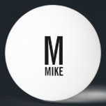 Modernes Personalisiertes Monogramm und Name Tischtennisball<br><div class="desc">Modernes Monogram Design mit personalisiertem Monogramm und Namen im modernen fett formatierten Sans Serif Schriftart Stil. Perfektes Geschenk für Vater,  Ehemann,  Großeltern und mehr.</div>