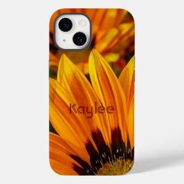 Modernes Personalisiertes Orange Daisy Floral Case-Mate iPhone 14 Hülle