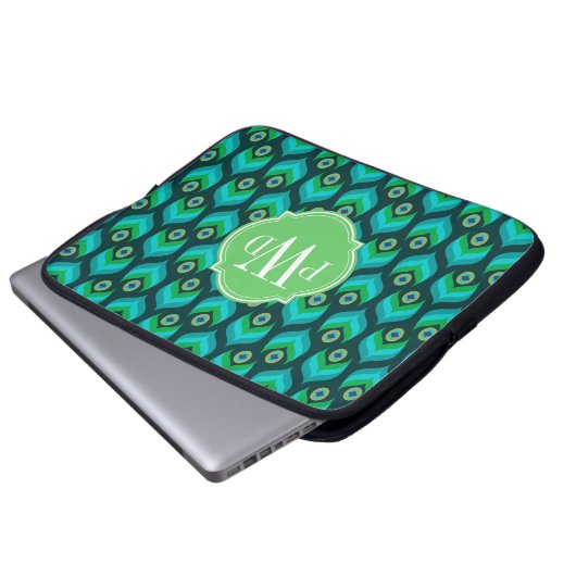Modernes Pfau-Feder-Muster-Monogramm Laptopschutzhülle (Vorne Knopf)