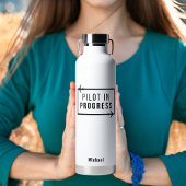 Modernes Pilot im Progress & Flugzeug, maßgeschnei Trinkflasche