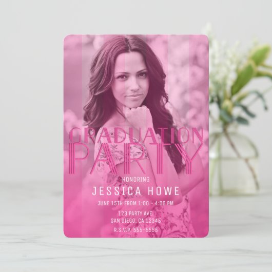 Modernes Pink Graduate Party Graduate Foto Einladung (Stehend Vorderseite)