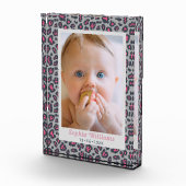 Modernes Pink Grey Leopard Print Baby Foto (Rechts)