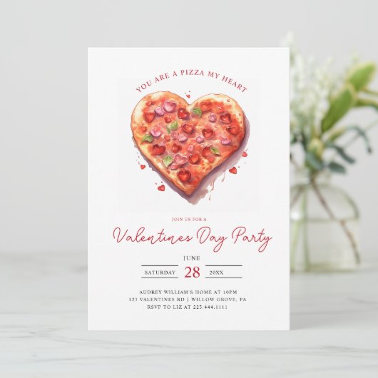 Modernes Pink Heart Pizza Valentines Party Einladung (Stehend Vorderseite)
