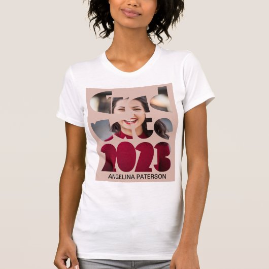 Modernes Pink Text & Foto Graduate 2023 T-Shirt (Vorderseite)