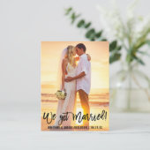 Modernes Pinsel Script Couple Foto Wir Got Verheir Postkarte (Stehend Vorderseite)