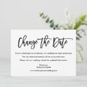 Modernes Pinselskript ändert die Datumskarte Save The Date (Stehend Vorderseite)