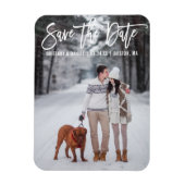 Modernes Pinselskript Couple Foto Save the Date Magnet (Vertikal)