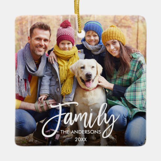 Modernes Pinselskript-Family-Foto Keramikornament (Vorderseite)