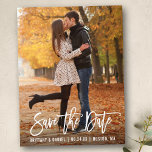 Modernes Pinselskript-Foto Save the Date Postkarte<br><div class="desc">Modernes Pinselskript Save the Date Verlobung Couple Foto Postcard</div>