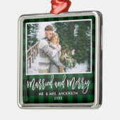 Modernes Pinselskript Grün Kariert Verheiratet und Ornament Aus Metall (Links)