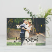 Modernes Pinselskript nur verheiratet Foto Ankündigung (Stehend Vorderseite)