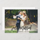 Modernes Pinselskript nur verheiratet Foto Ankündigung (Vorne/Hinten)
