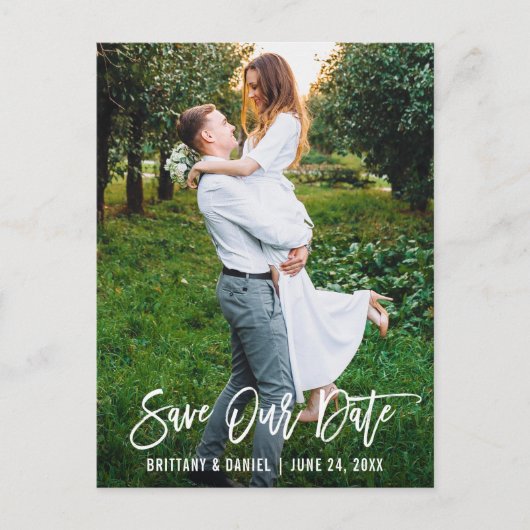 Modernes Pinselskript Rette unser Date Couple Foto Postkarte (Vorderseite)