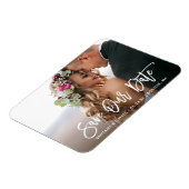 Modernes Pinselskript Rette unser Date-Foto Magnet (Linke Seite)