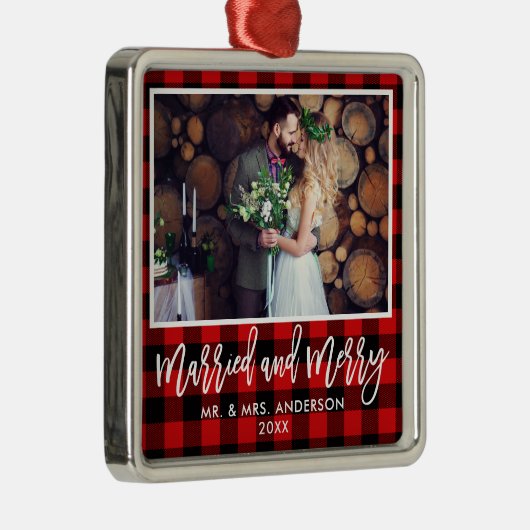 Modernes Pinselskript Rot Kariert Verheiratet und  Ornament Aus Metall (Rechts)