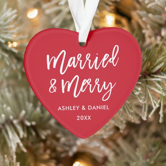 Modernes Pinselskript Verheiratet & Merry Wedding  Ornament (Baum)