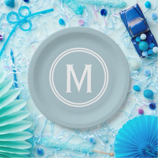 Modernes Pulver Blue Custom Round Gerahmt Monogram Pappteller (Party)
